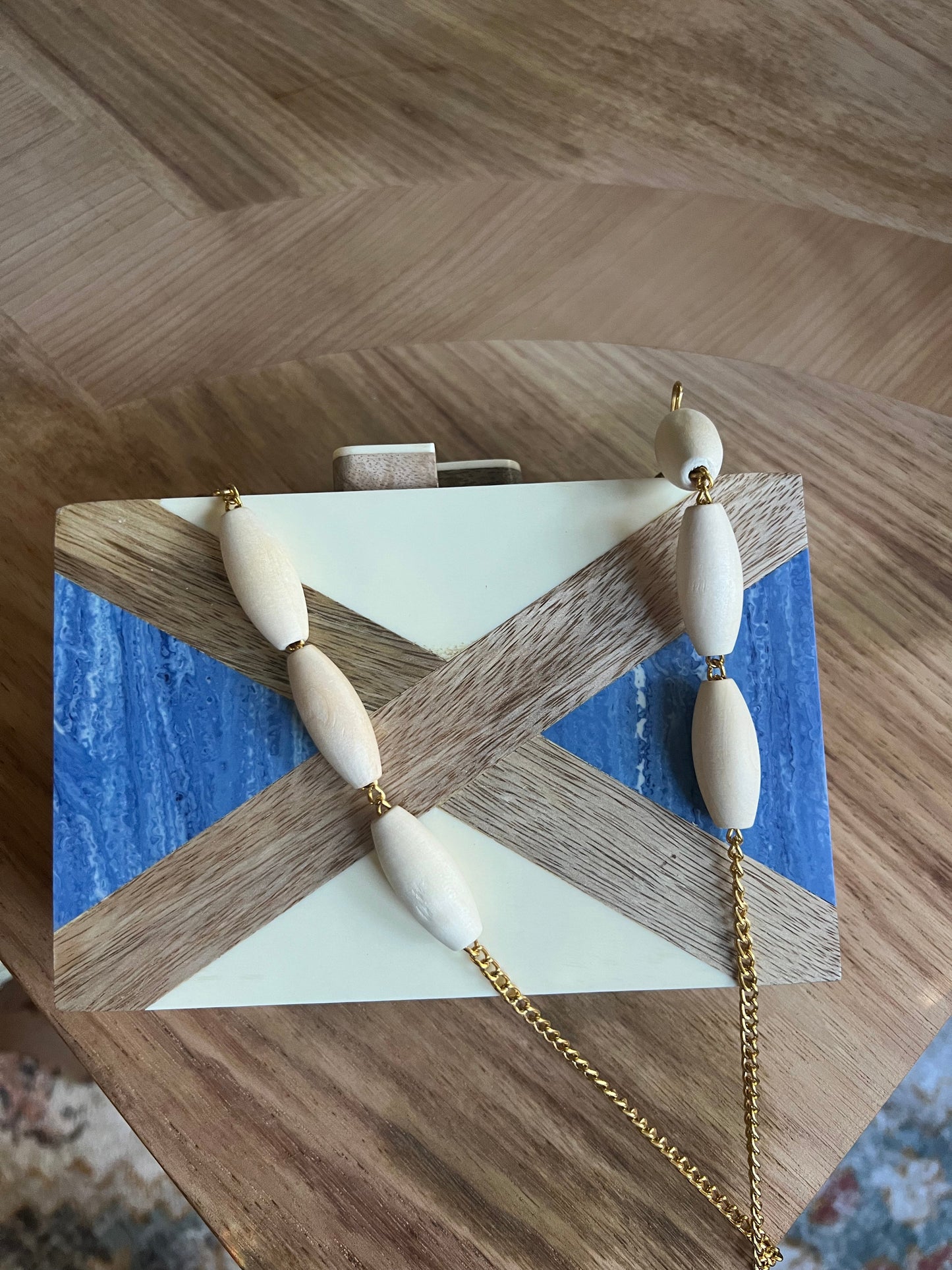 Nila clutch