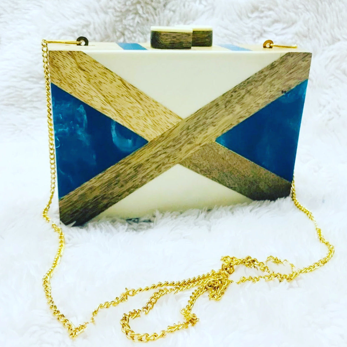 Nila clutch