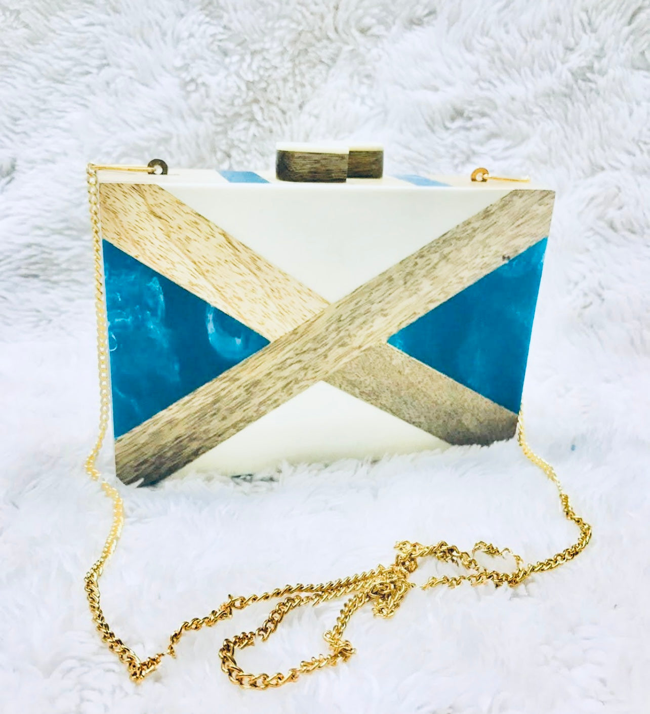 Nila clutch